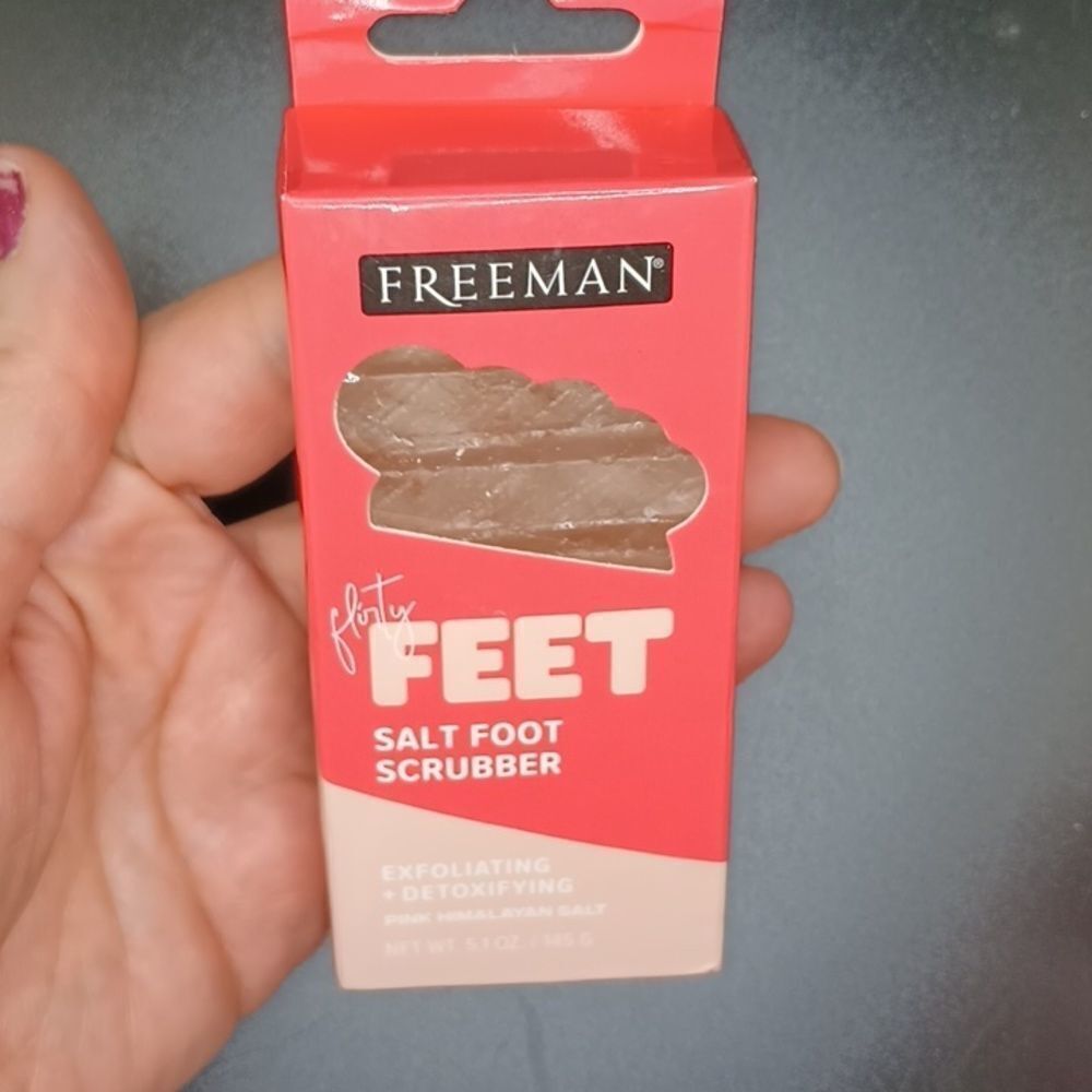 FREEMAN flirty feet Himalayan salt foot scrubber